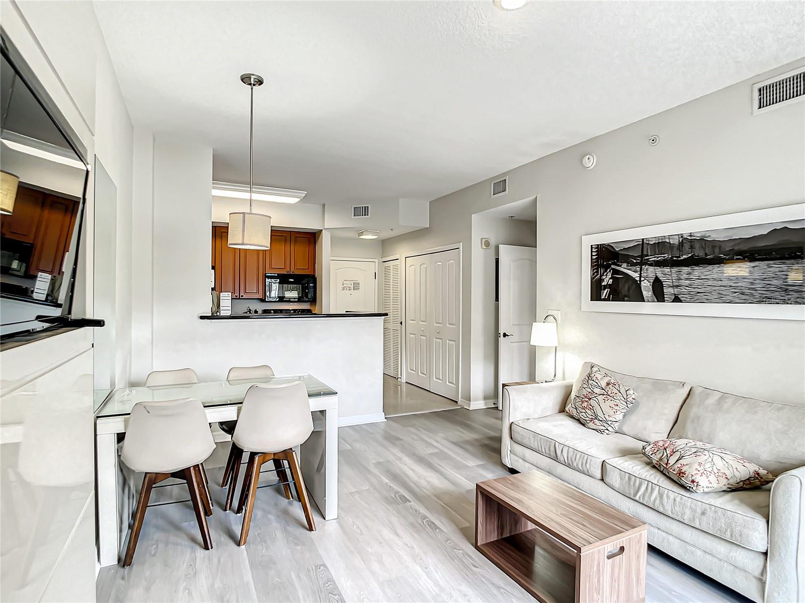 7395 Universal Blvd #103 Property Photo 16