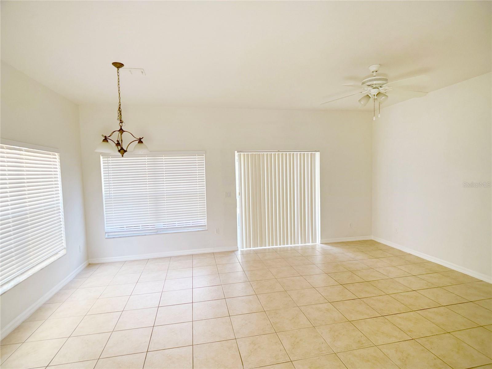 2374 Caravelle Cir Property Photo 5