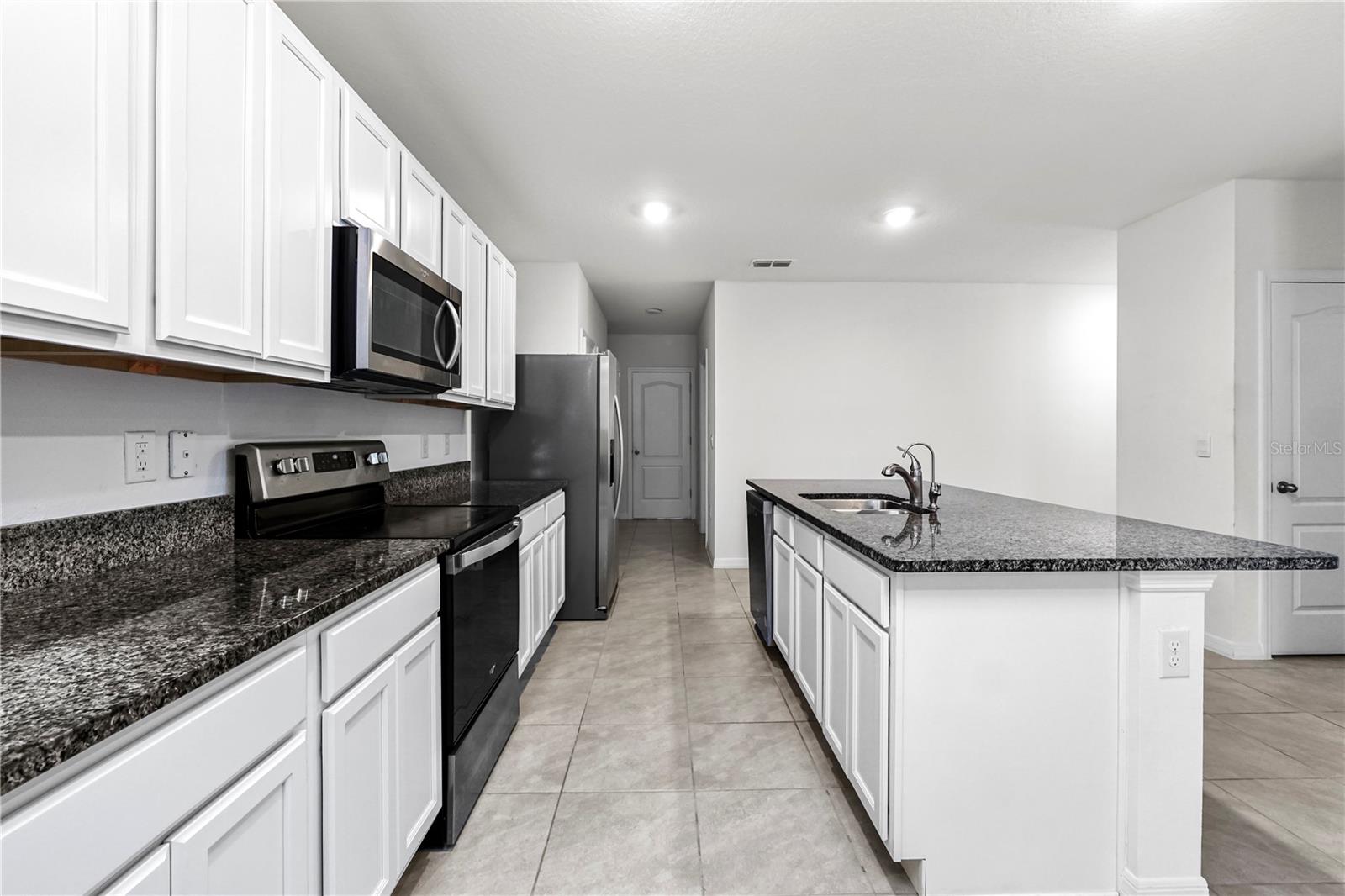 2928 Sunridge Loop Property Photo 10