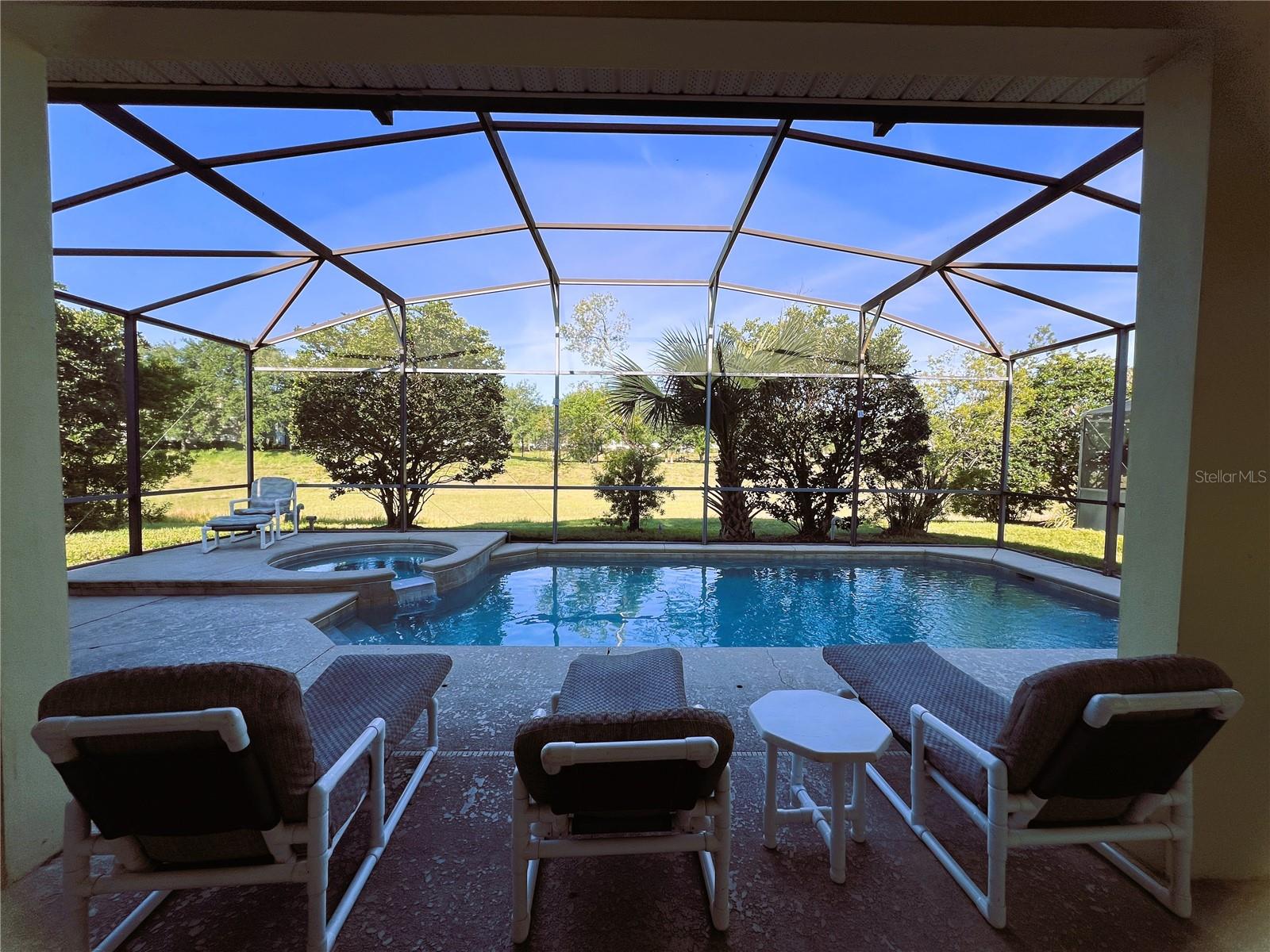 1821 Morning Star Dr Property Photo 2