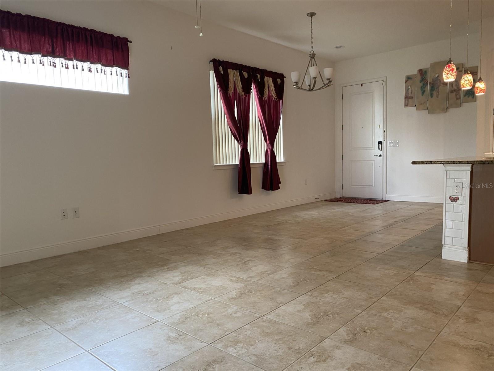 2410 Datura Loop Property Photo 4