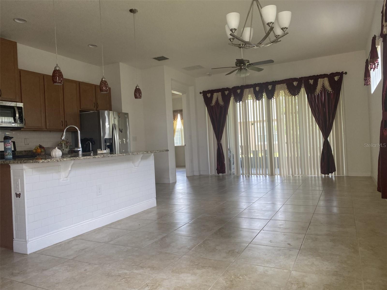 2410 Datura Loop Property Photo 5