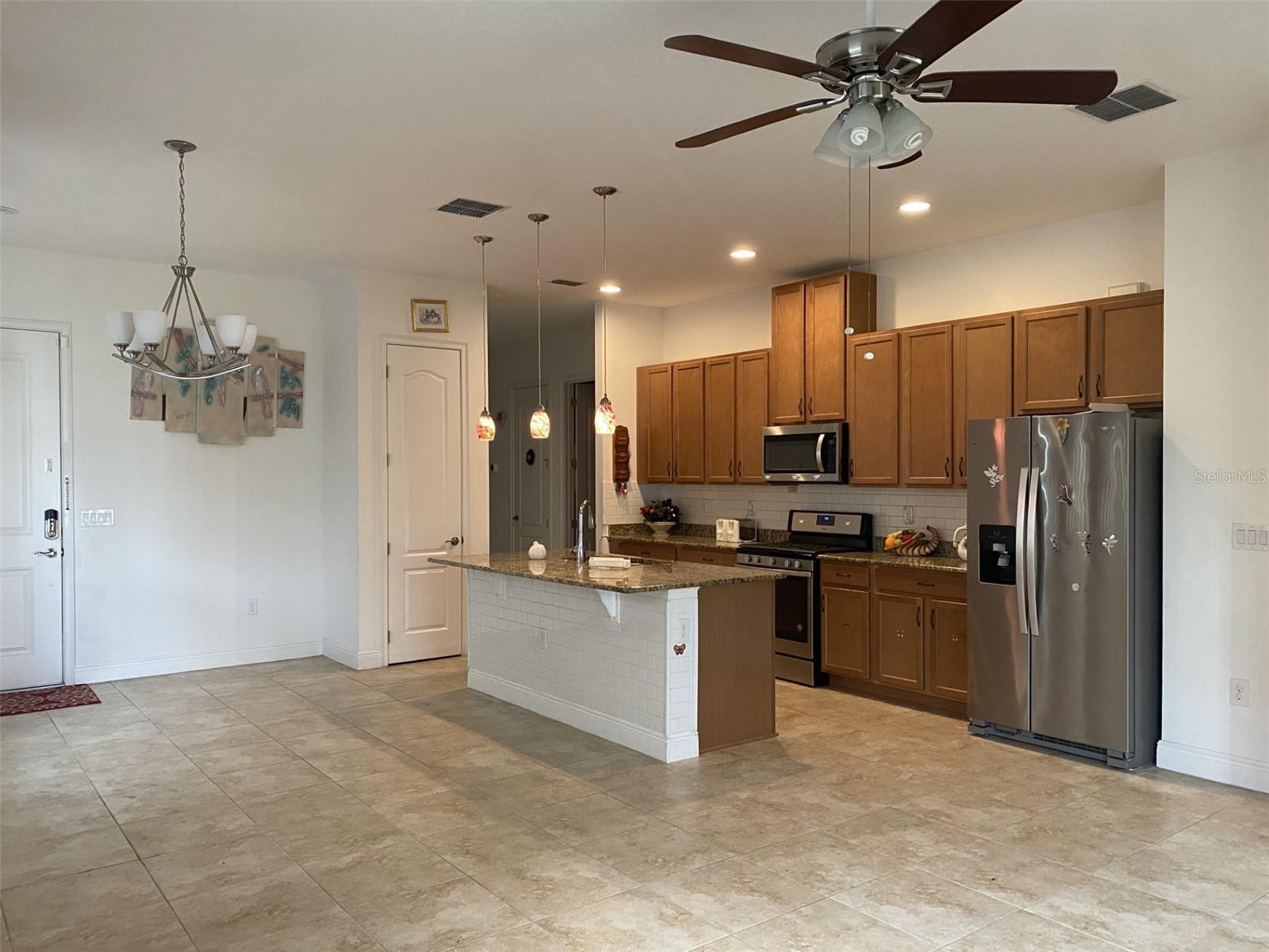 2410 Datura Loop Property Photo 7