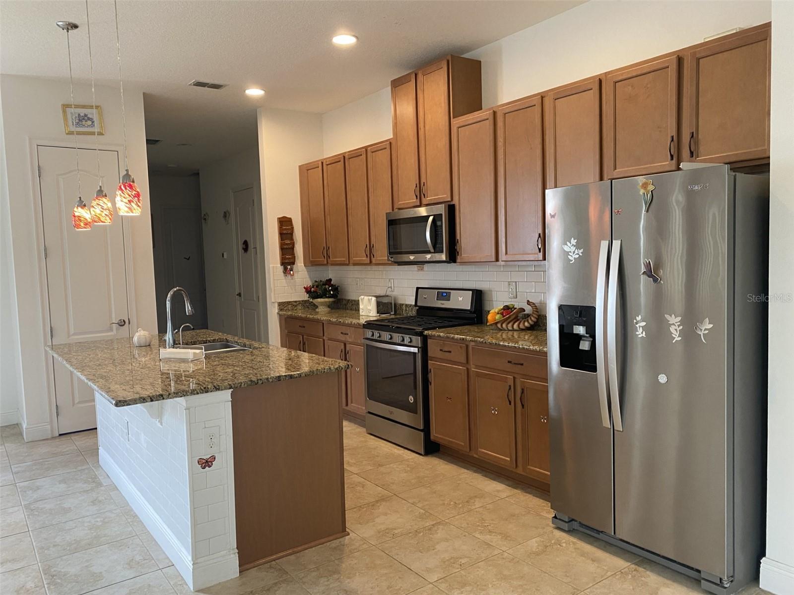 2410 Datura Loop Property Photo 8