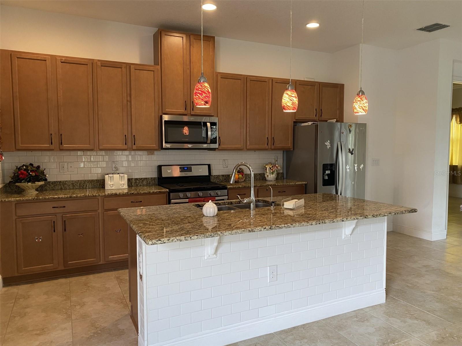 2410 Datura Loop Property Photo 9
