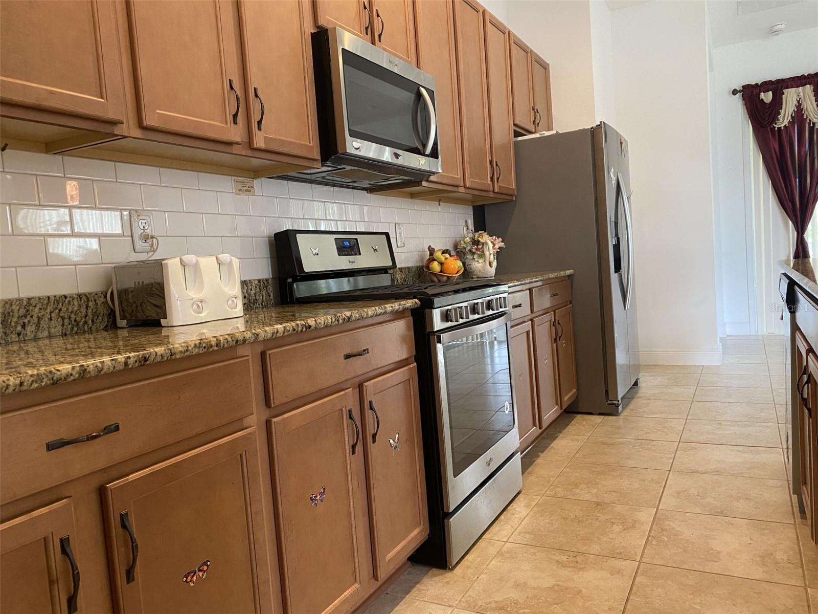 2410 Datura Loop Property Photo 10