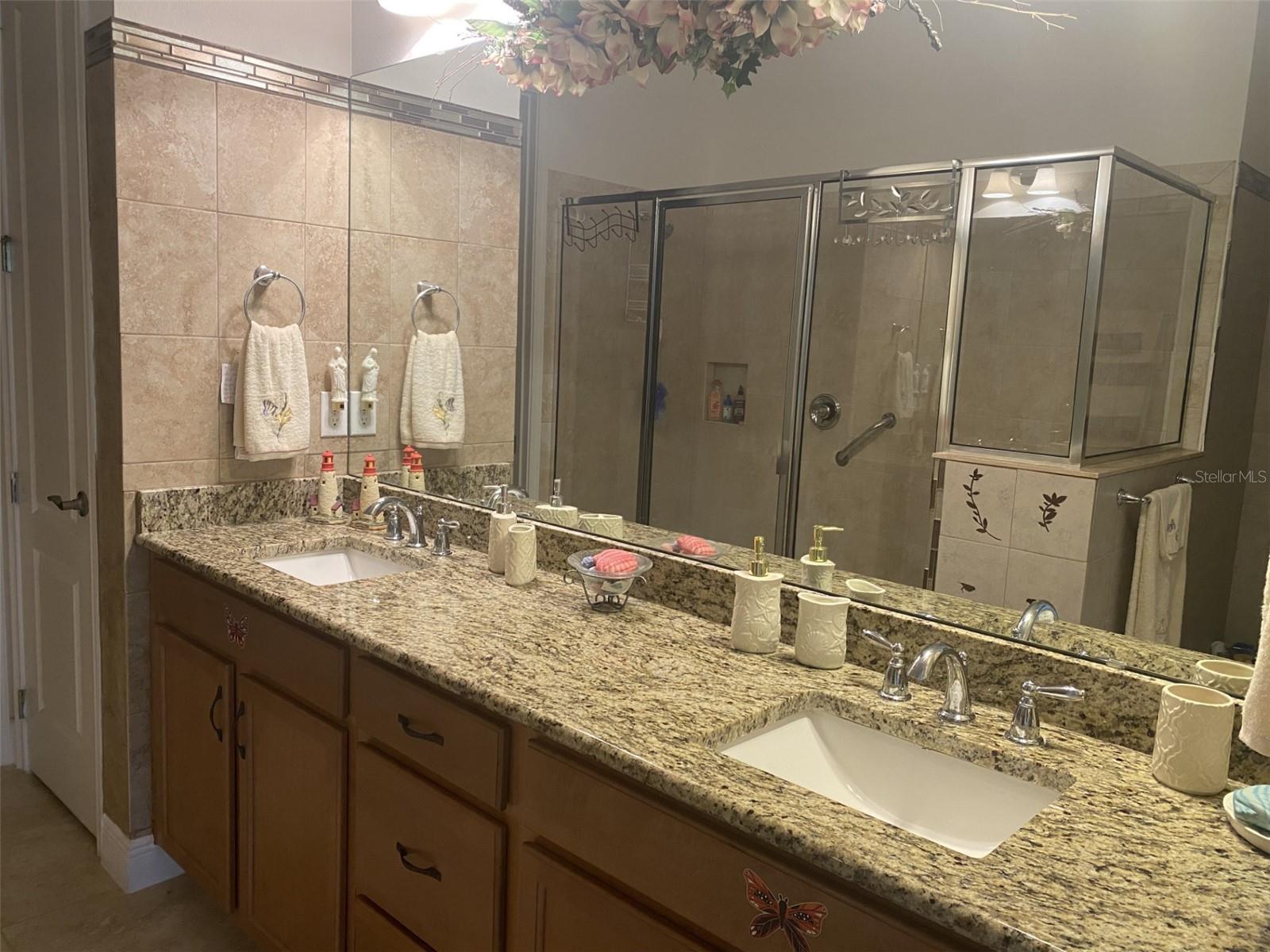 2410 Datura Loop Property Photo 16