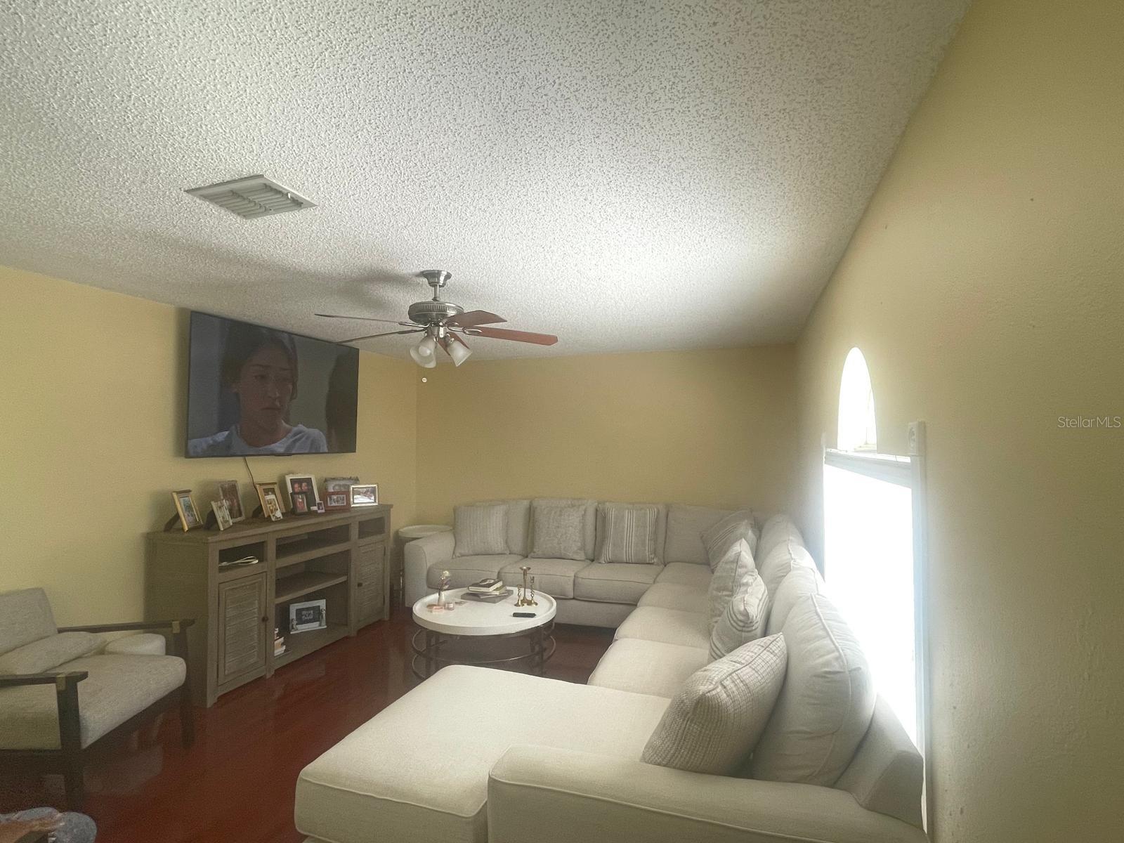 1502 Fort Meade Pl Property Photo 8