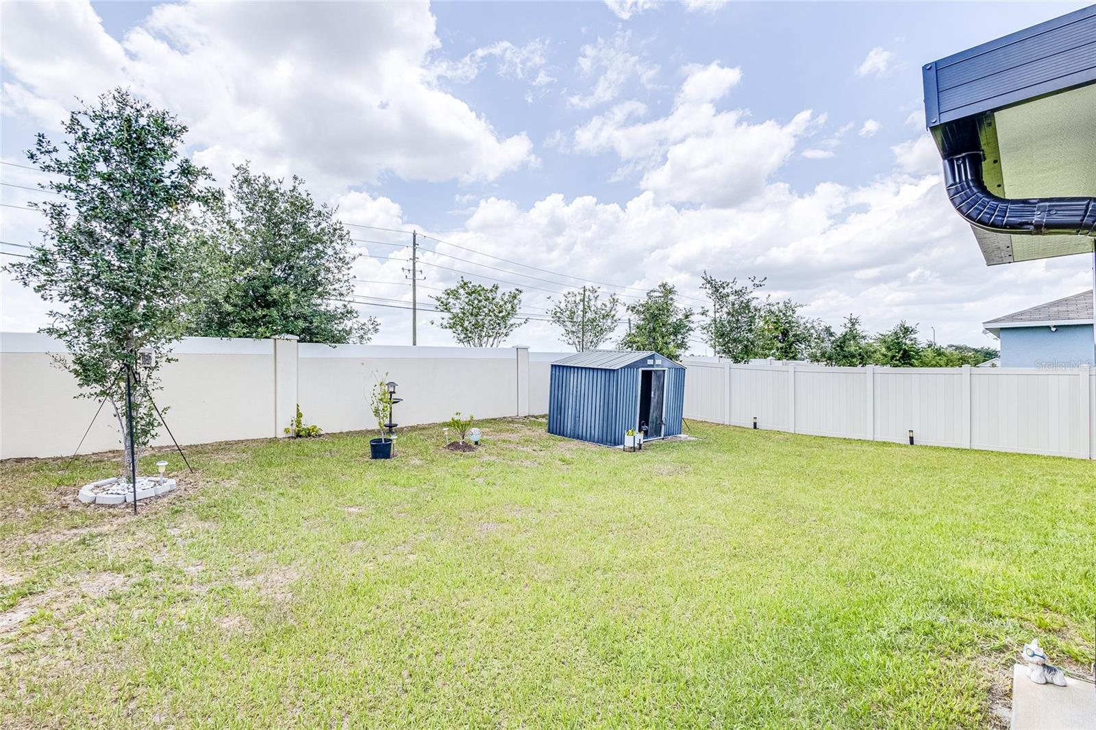 320 Boardwalk Ave Property Photo 31