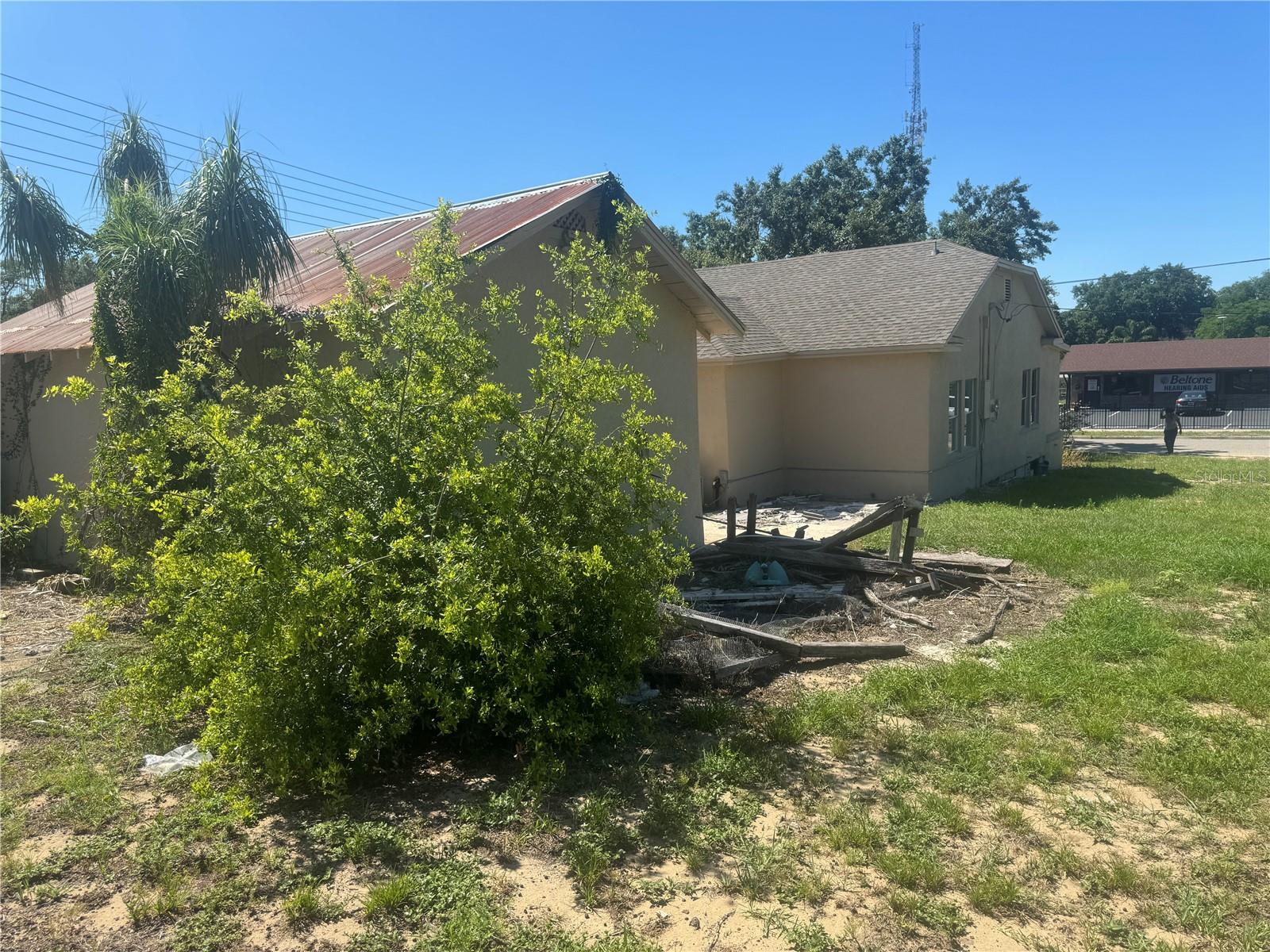 1020 E Main St Property Photo 7