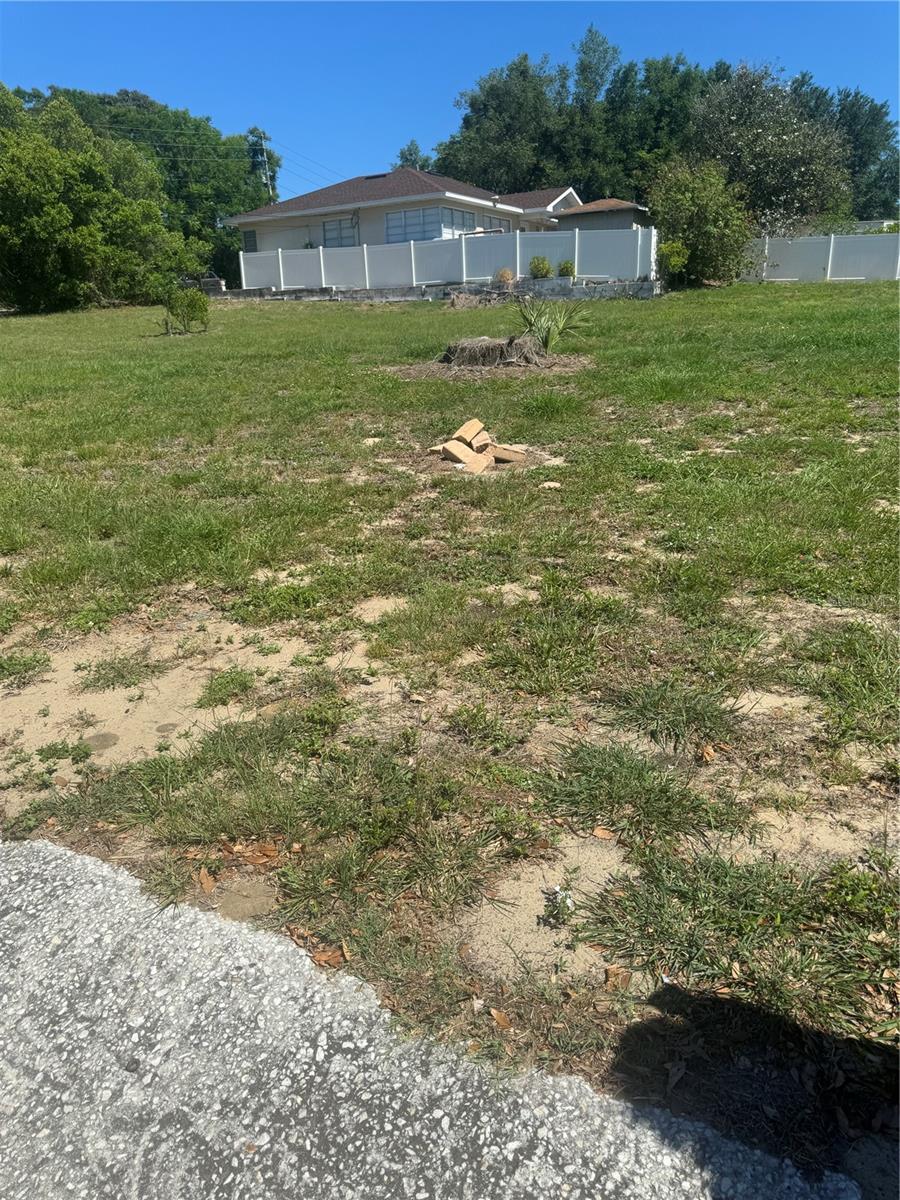 1020 E Main St Property Photo 10