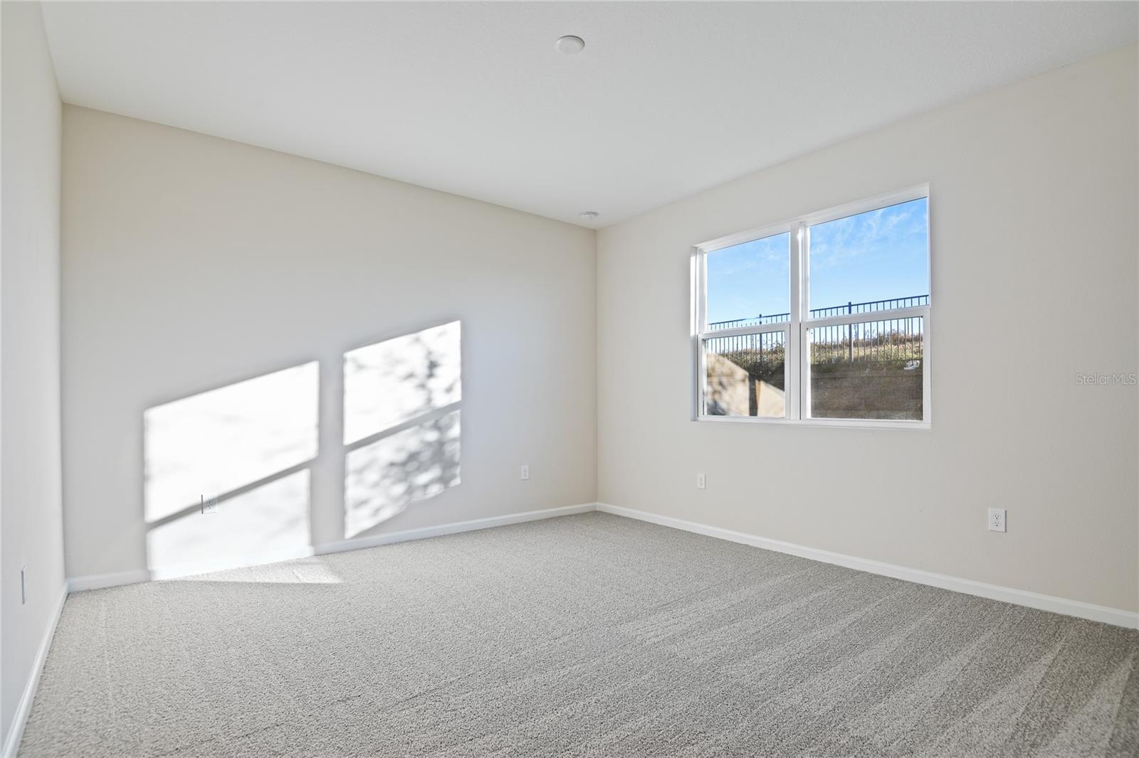 6333 Clover St Property Photo 9