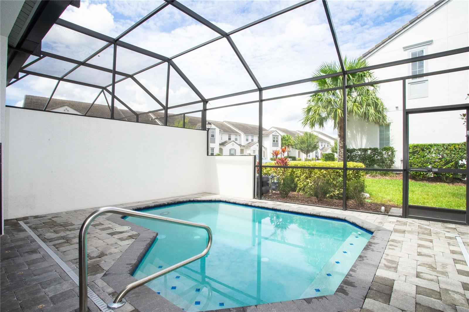 301 Captiva Dr Property Photo 16