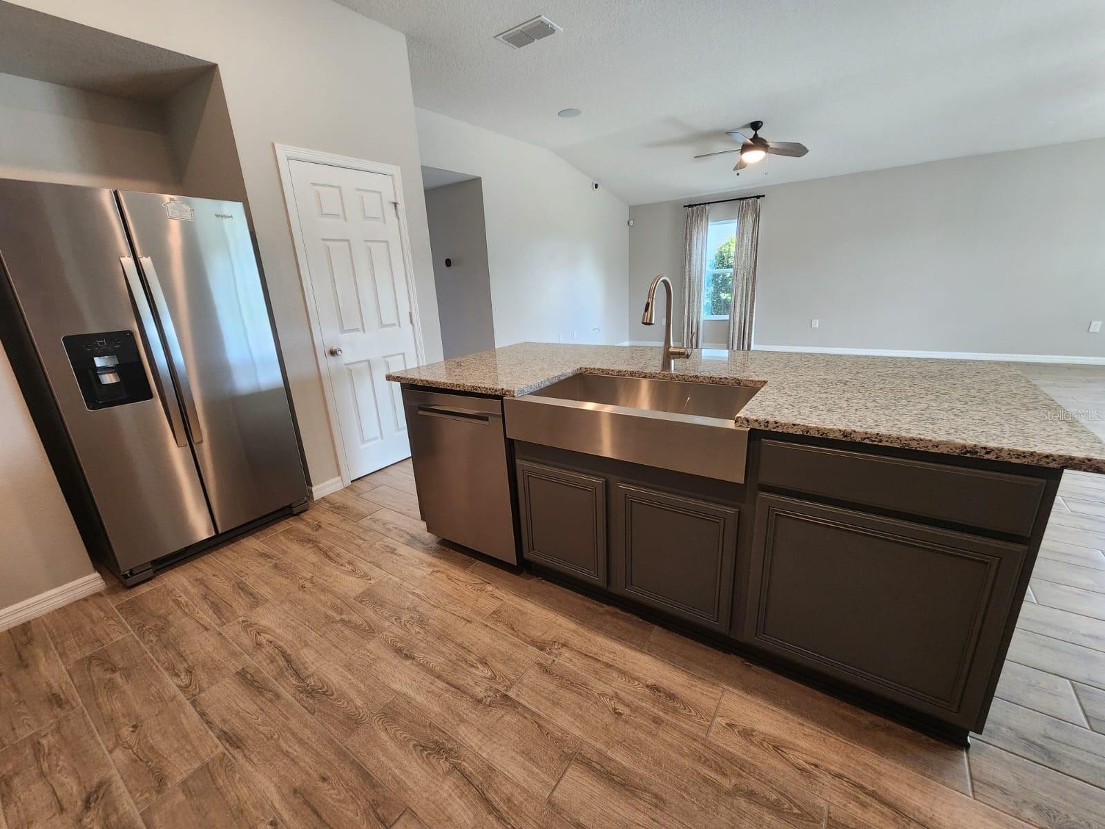 715 Overpool Ave Property Photo 9
