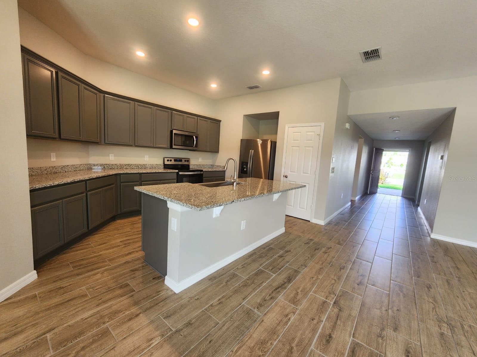 715 Overpool Ave Property Photo 12