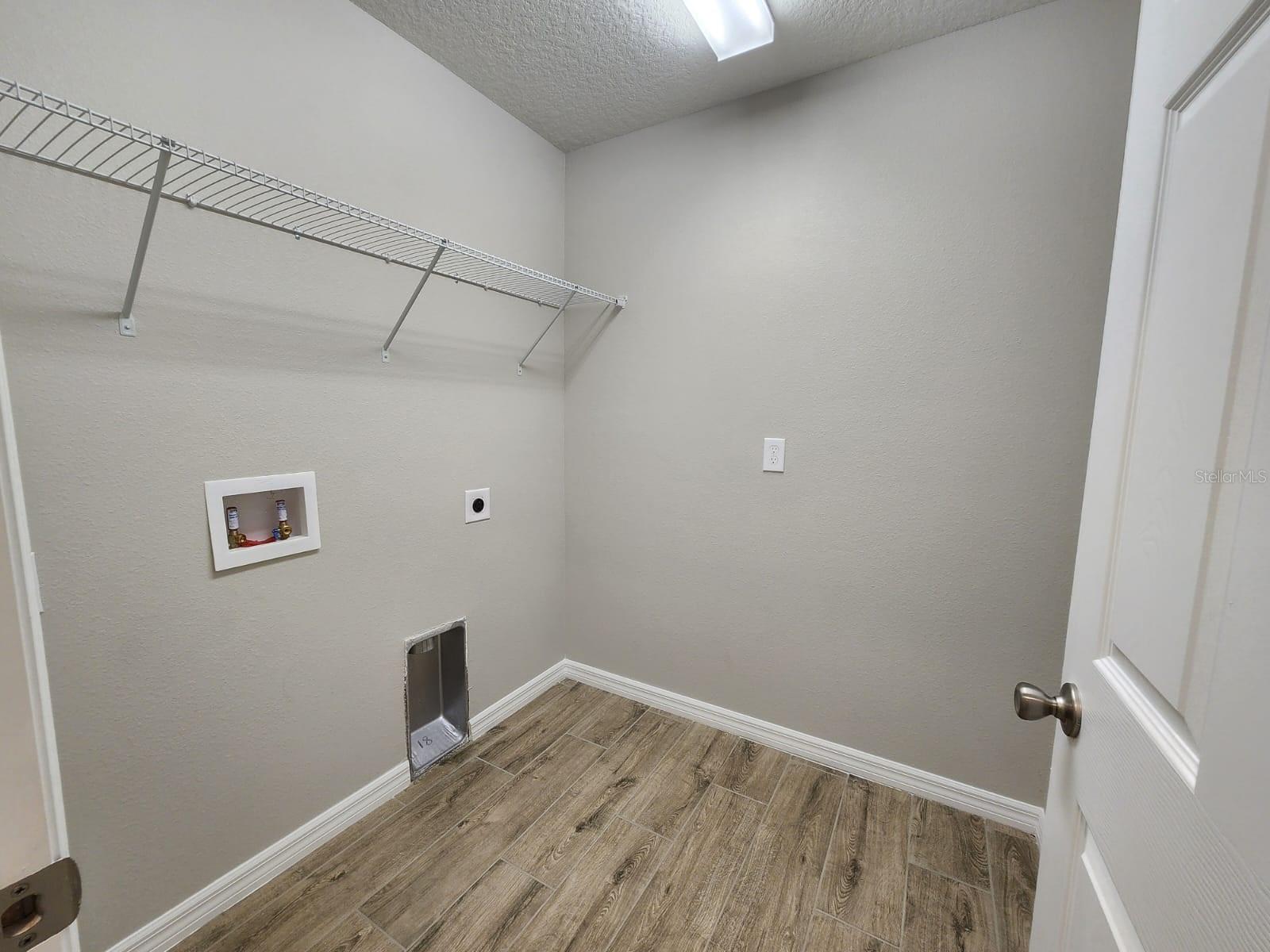 715 Overpool Ave Property Photo 19