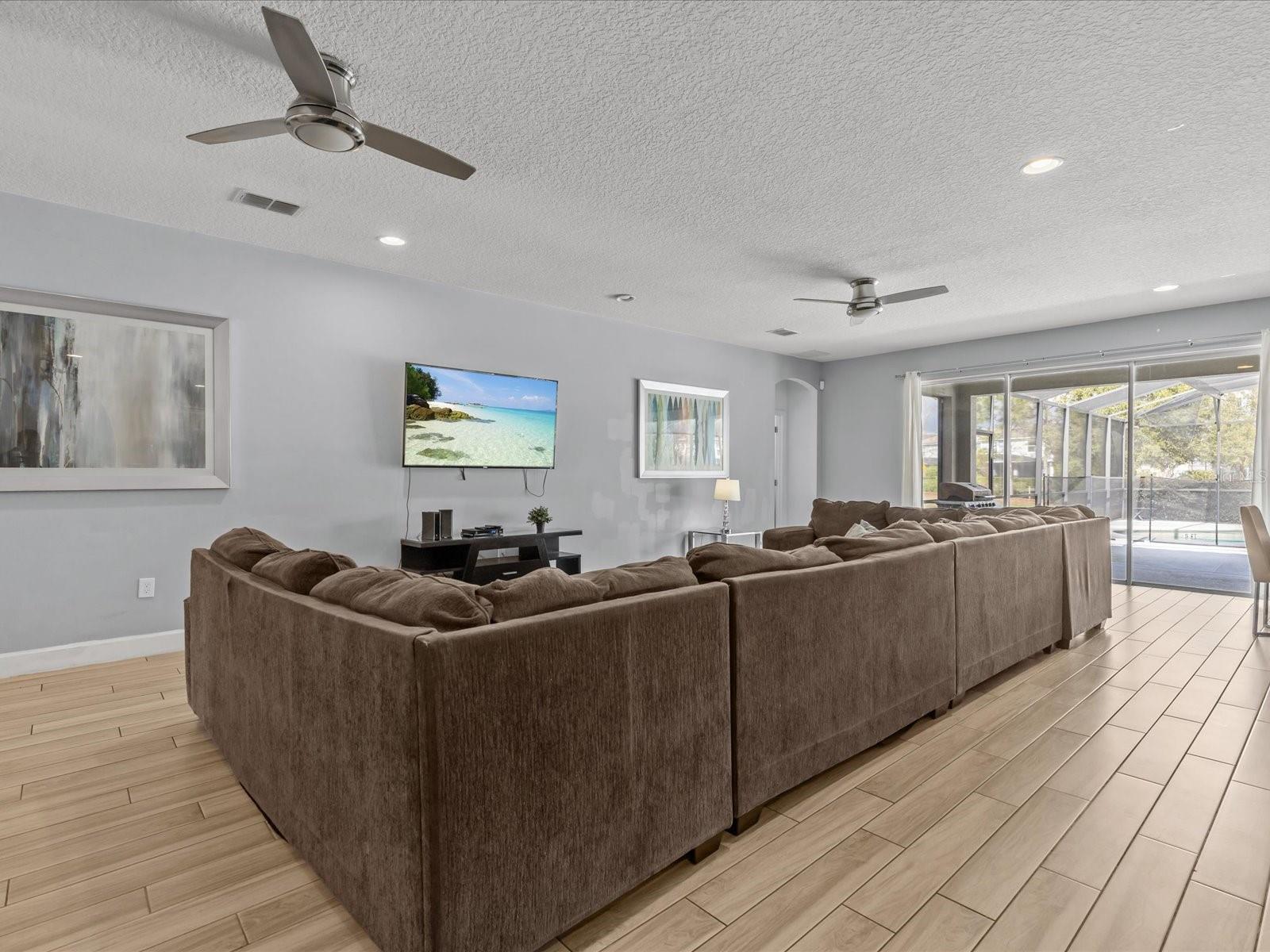 6012 Oak Green Loop Property Photo 10