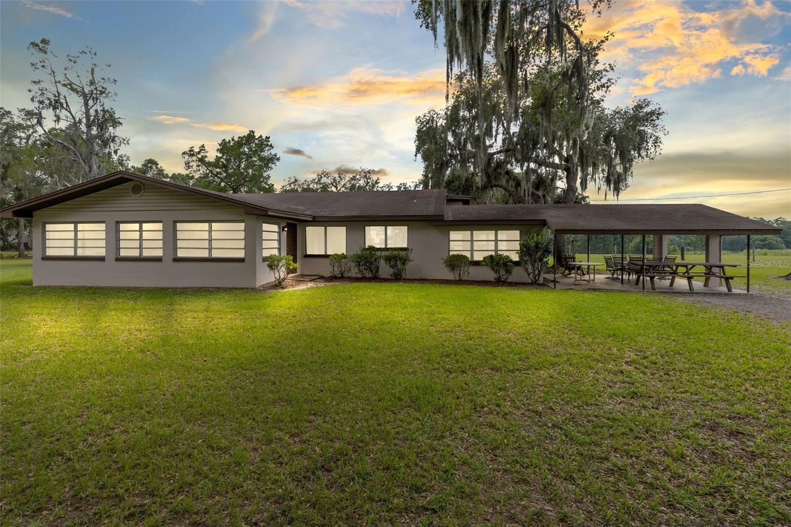 950 S Narcoossee Rd Property Photo 1
