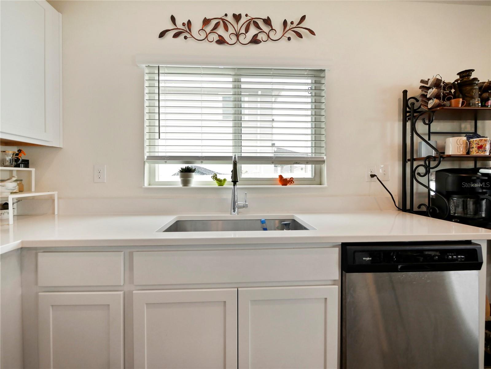 2894 Mosshire Cir Property Photo 4