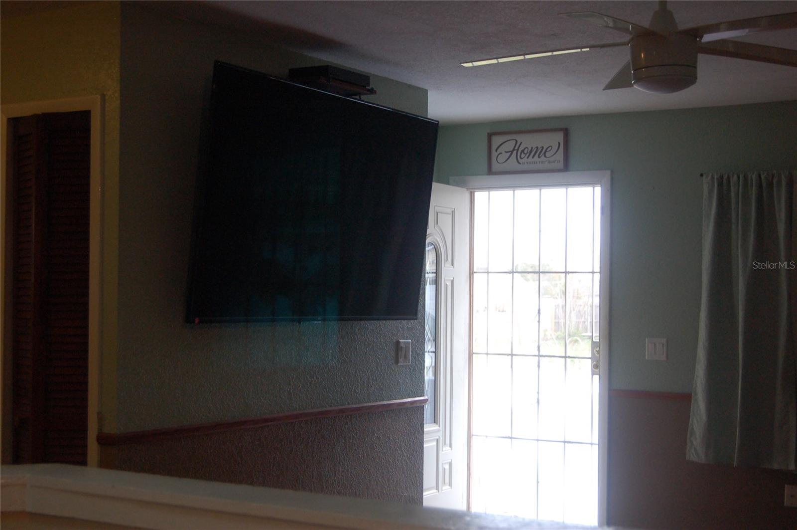 267 Cranbrook Dr Property Photo 4