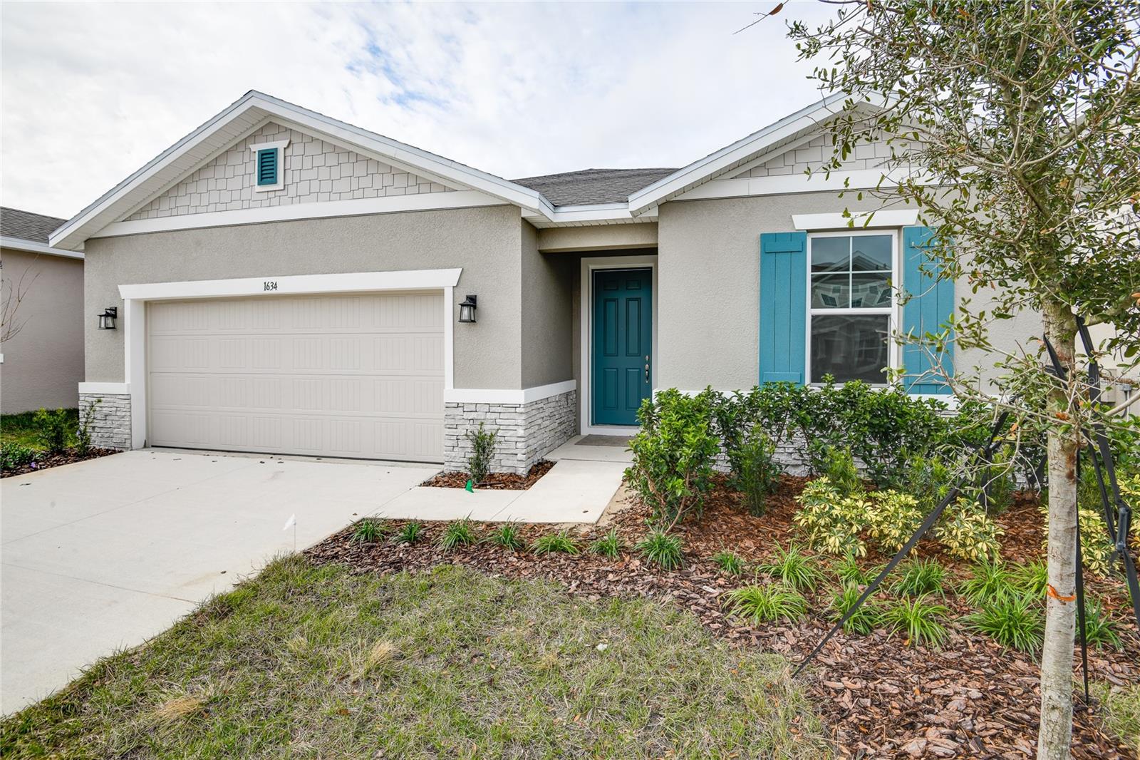1634 SUGARBELLE CIR Property Photo 1