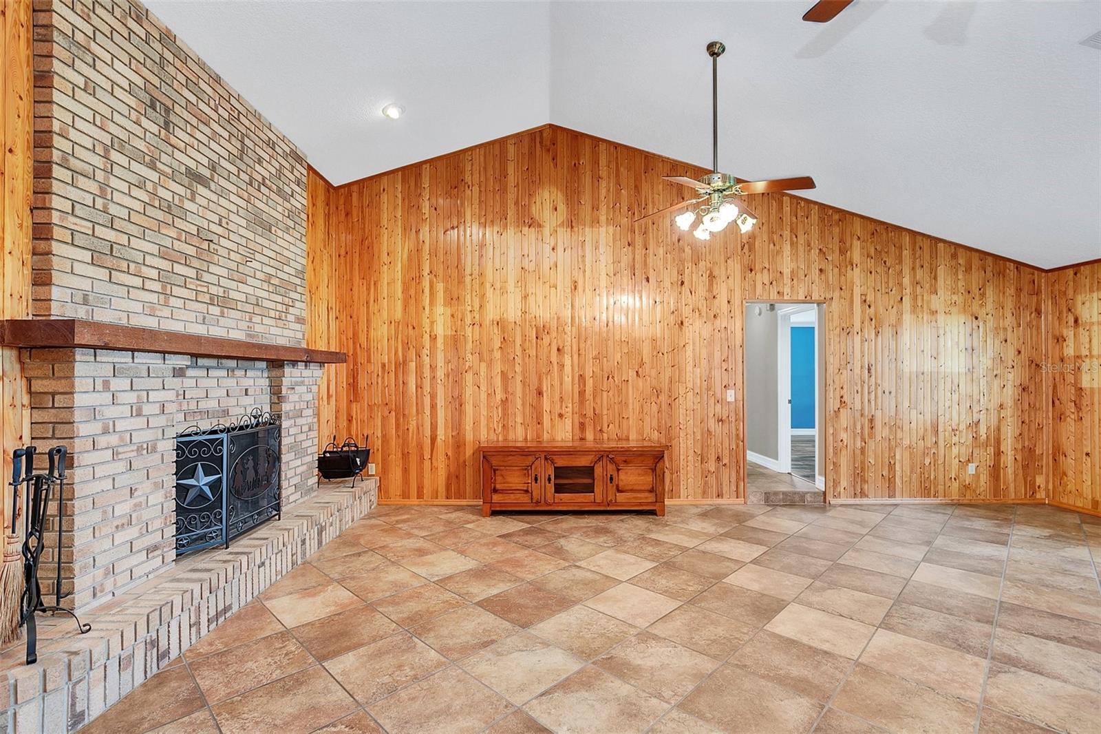 4147 Boggy Creek Rd Property Photo 8