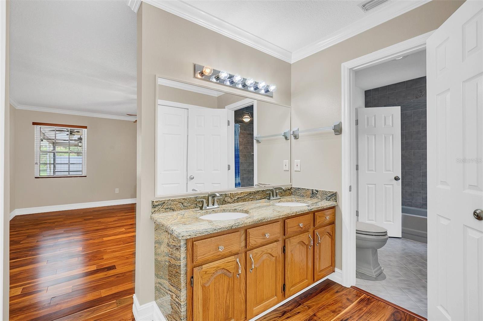 4147 Boggy Creek Rd Property Photo 15