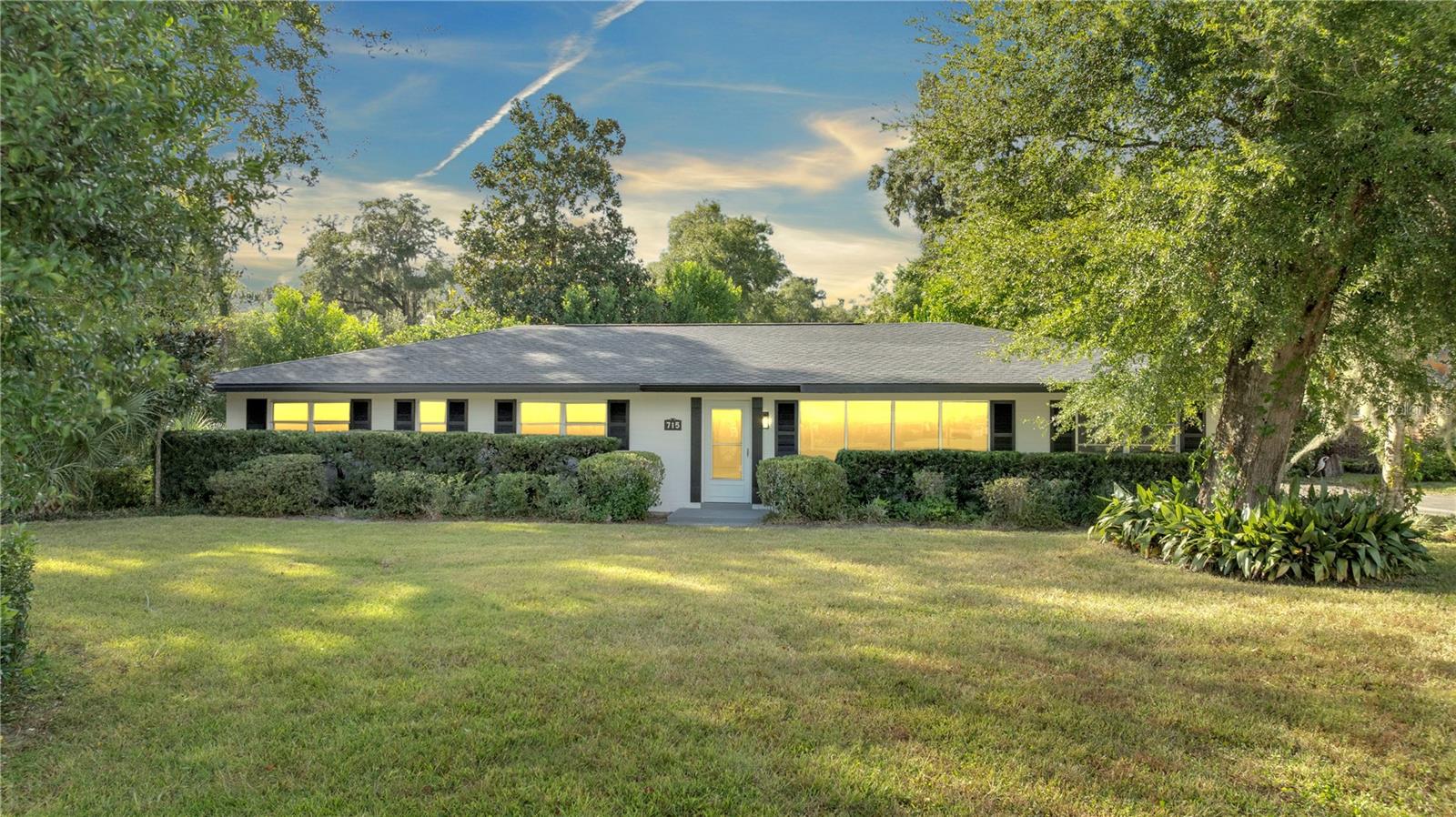 715 Eastover Cir Property Photo 1