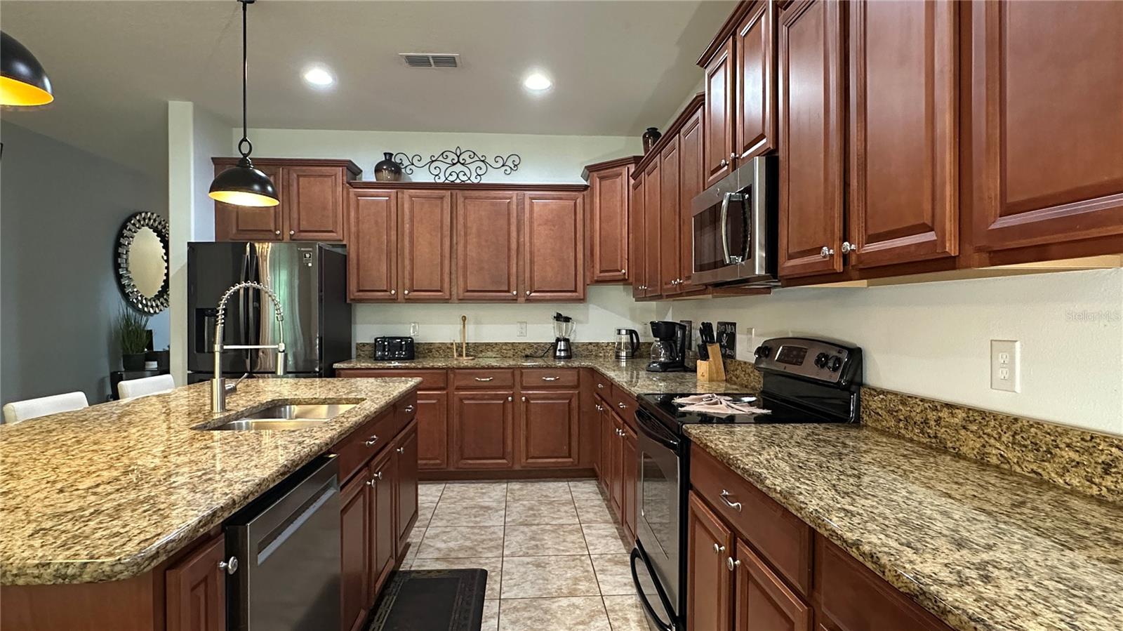 8860 Candy Palm Rd Property Photo 3