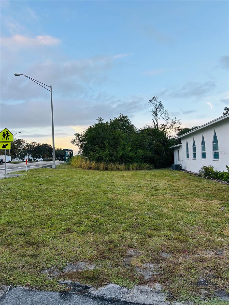 1930 38th Ln Property Photo 4