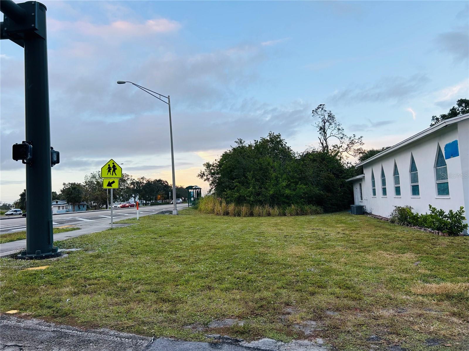 1930 38th Ln Property Photo 6