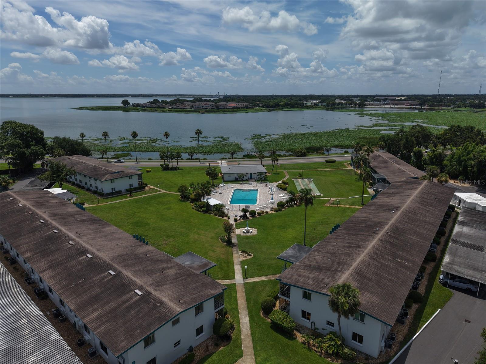 1600 W Lake Parker Dr #b23 Property Photo 3