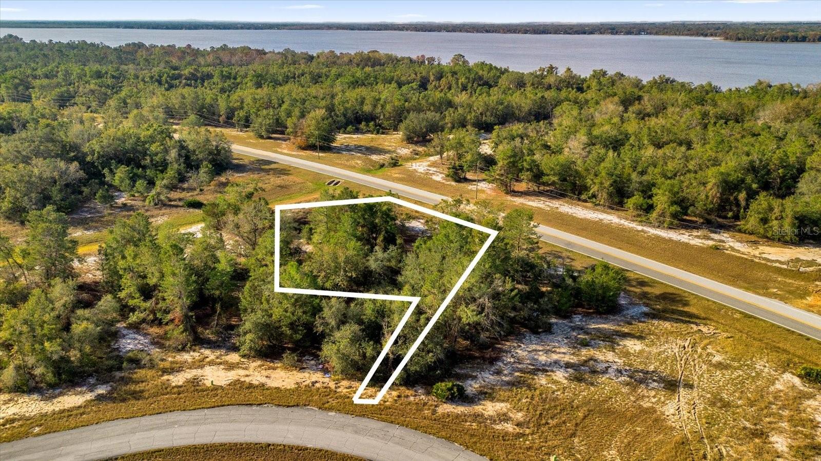 1360 Homosassa Dr Property Photo 9
