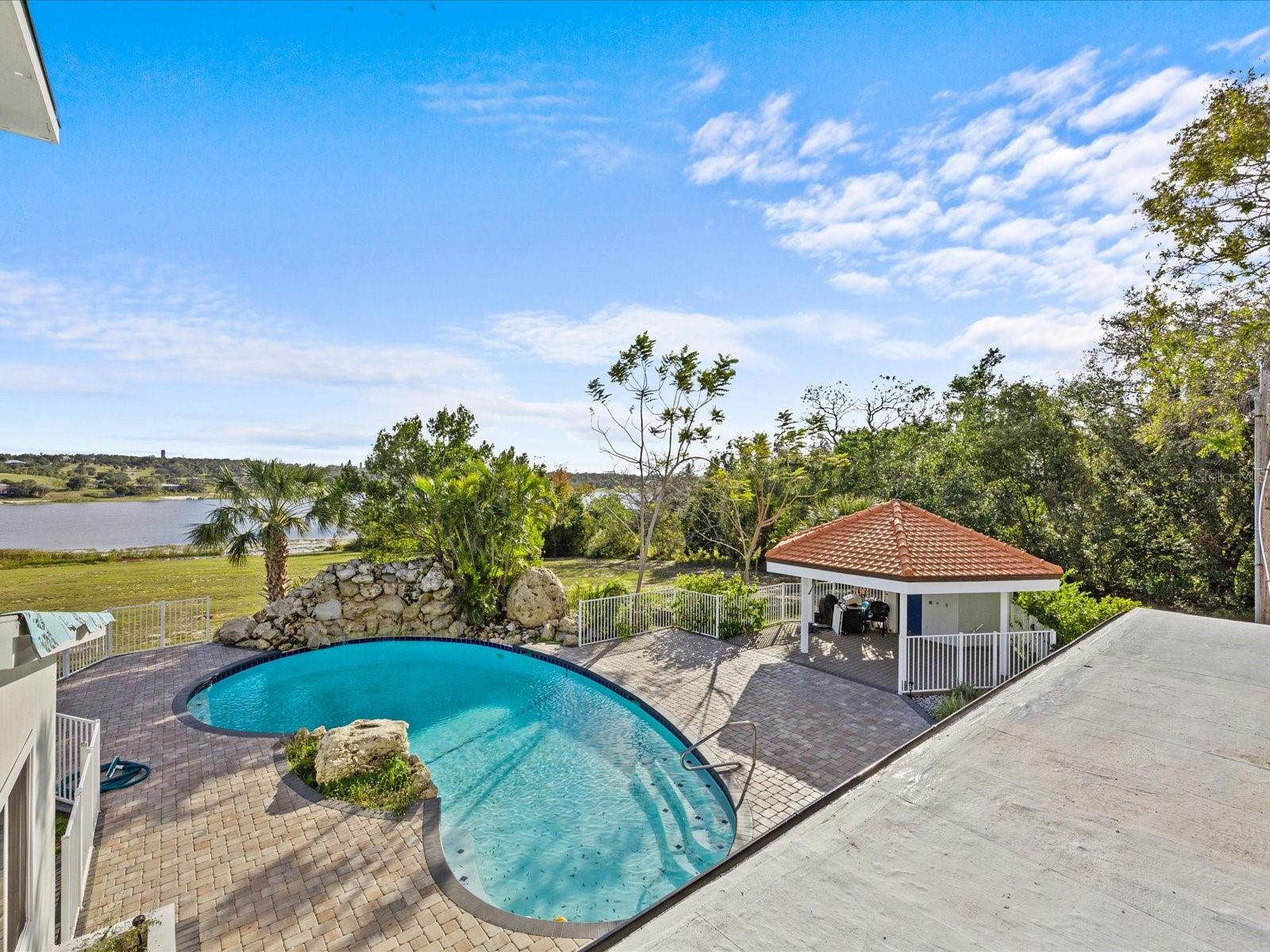406 Masterpiece Rd Property Photo 3
