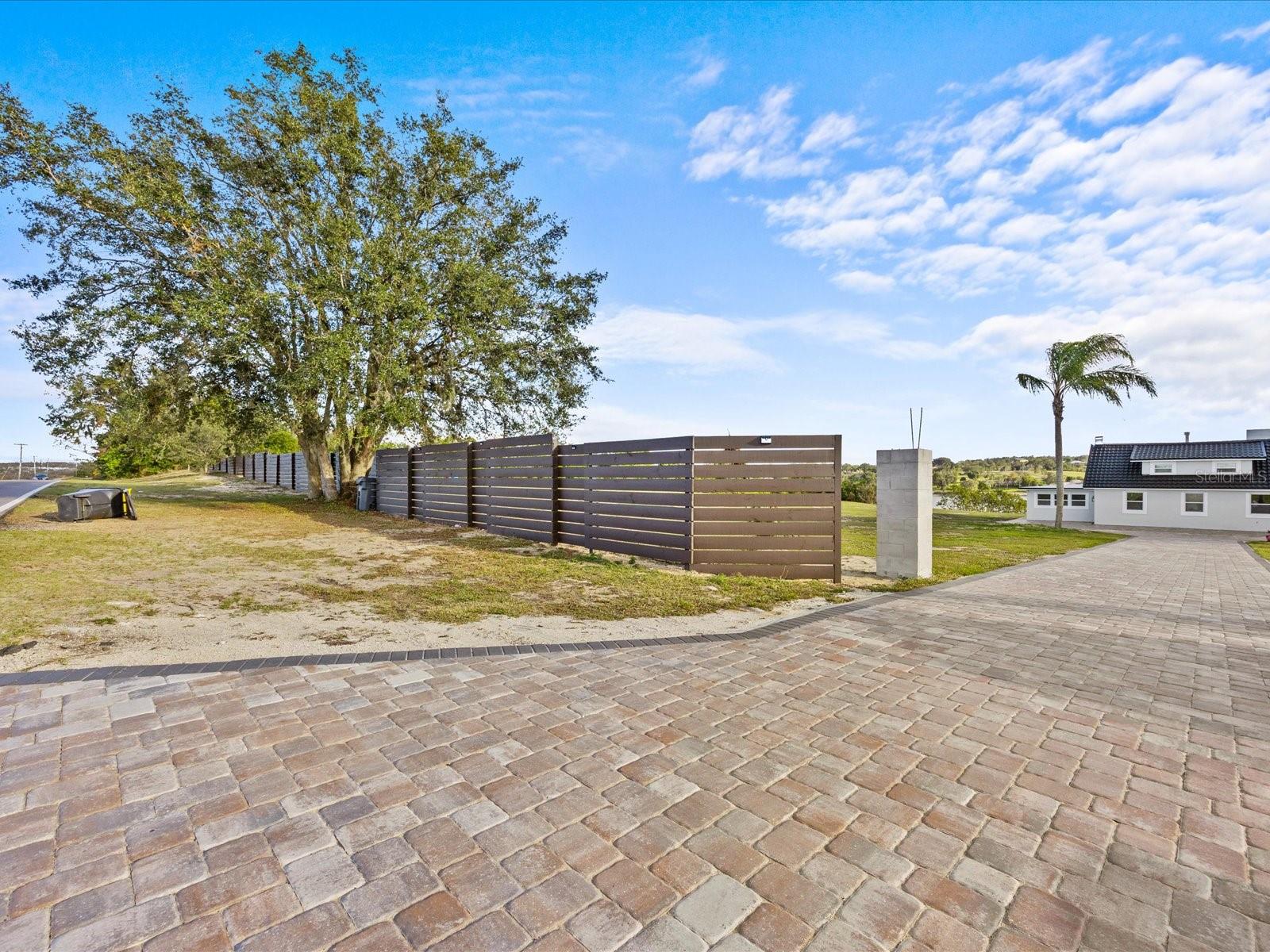 406 Masterpiece Rd Property Photo 10