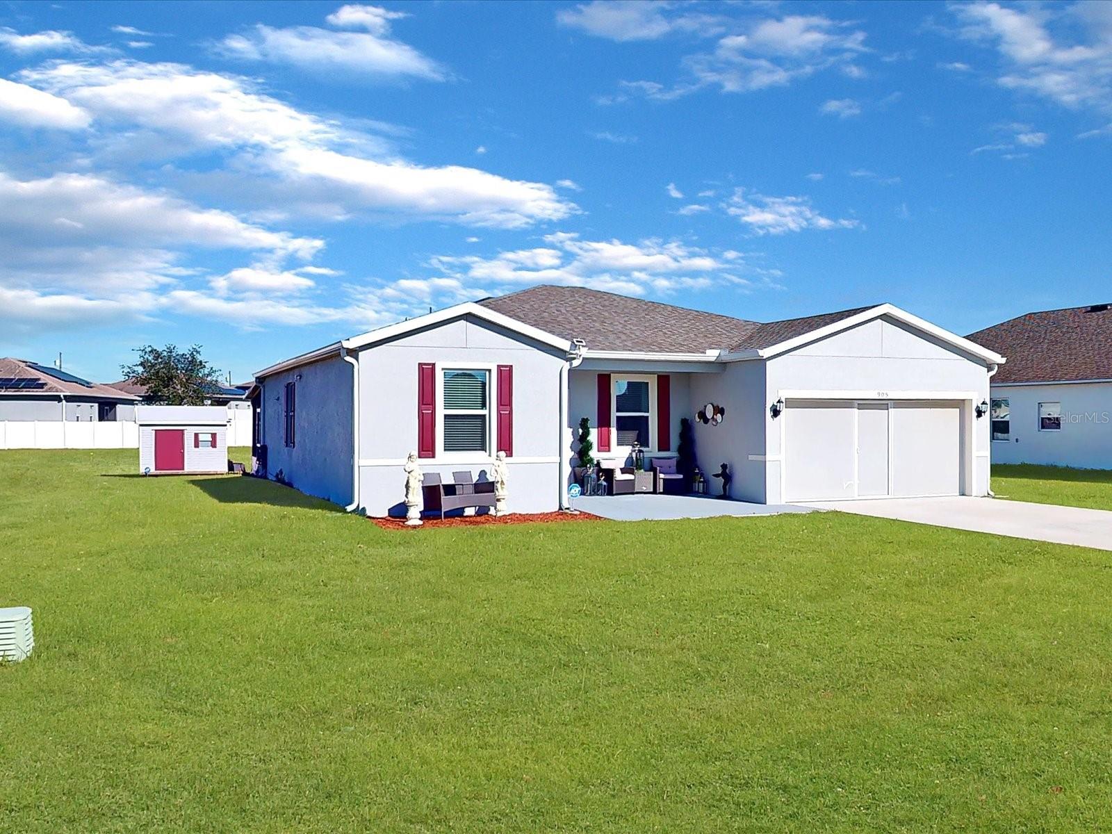 905 Desmoines Way Property Photo