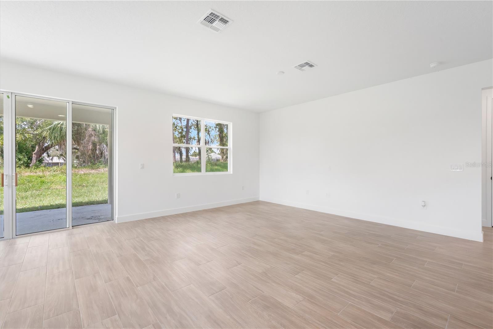 9109 Players Dr Property Photo 12