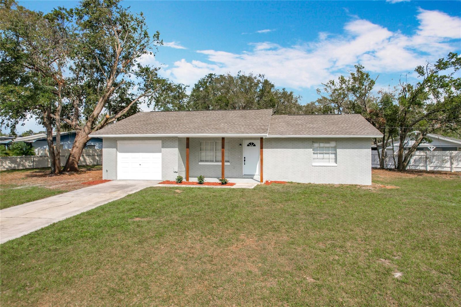 980 Pinecrest Dr Property Photo