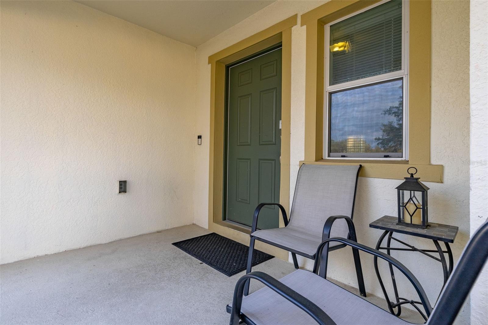 947 Emerald Green Ct Property Photo 4