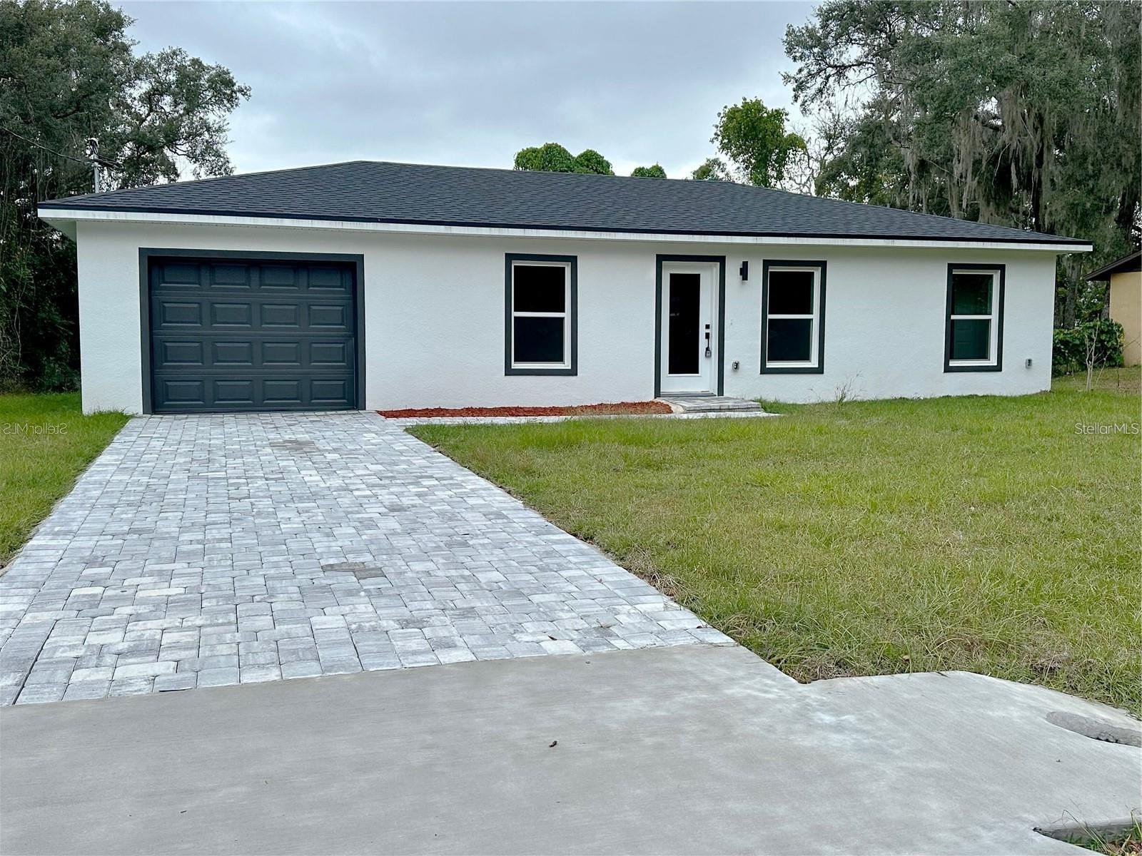 22 Laurel Dr Property Photo
