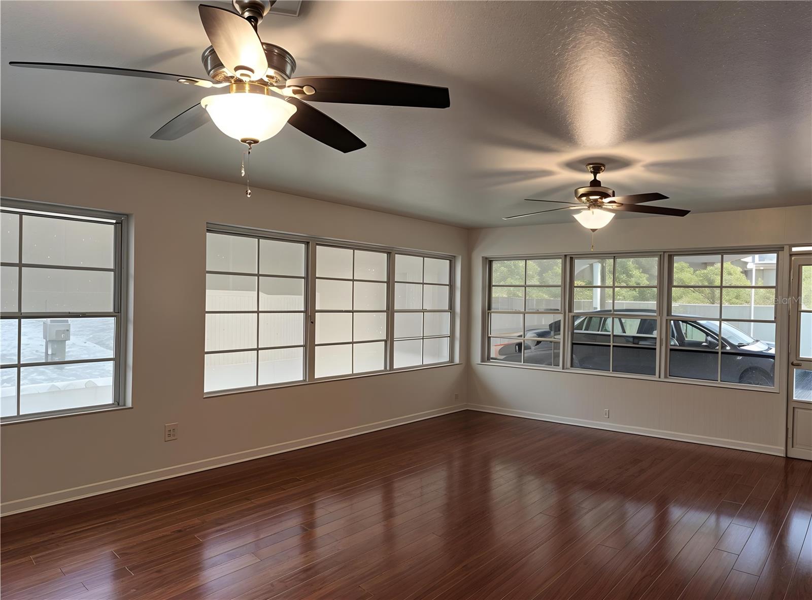 912 Ne 144th Ct Property Photo 7