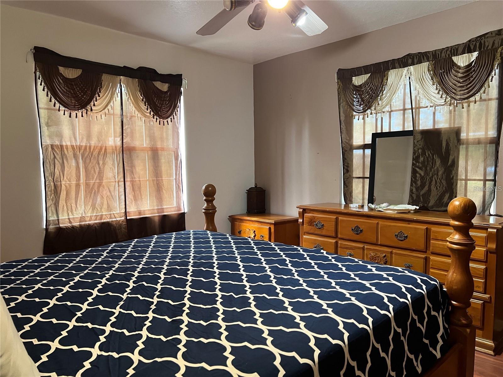 912 Ne 144th Ct Property Photo 11