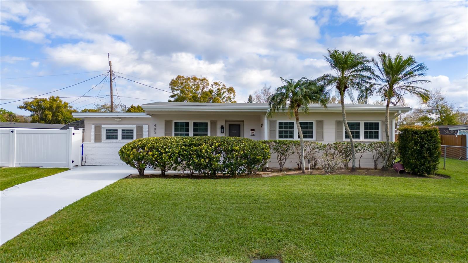 403 Poinciana Cir Property Photo