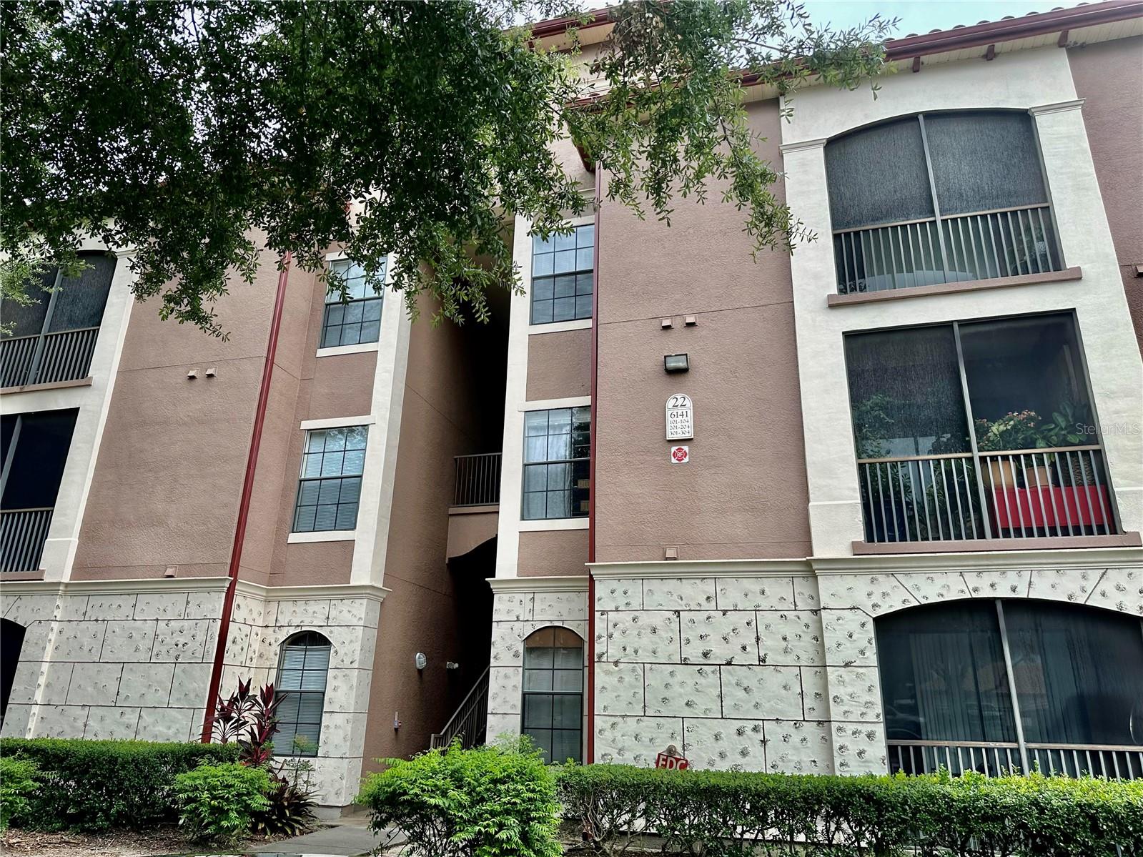 6141 Metrowest Blvd E #303 Property Photo 1