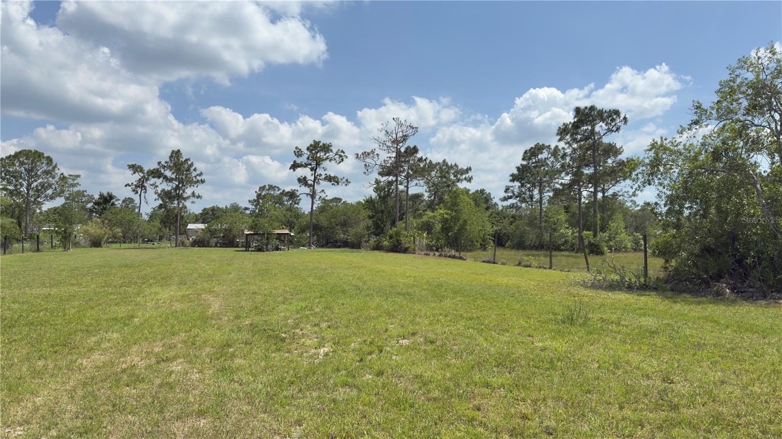 9460 Atlanta Dr Property Photo 2