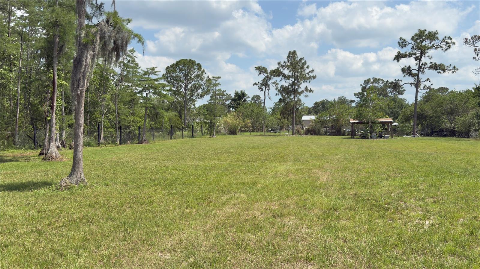 9460 Atlanta Dr Property Photo 3
