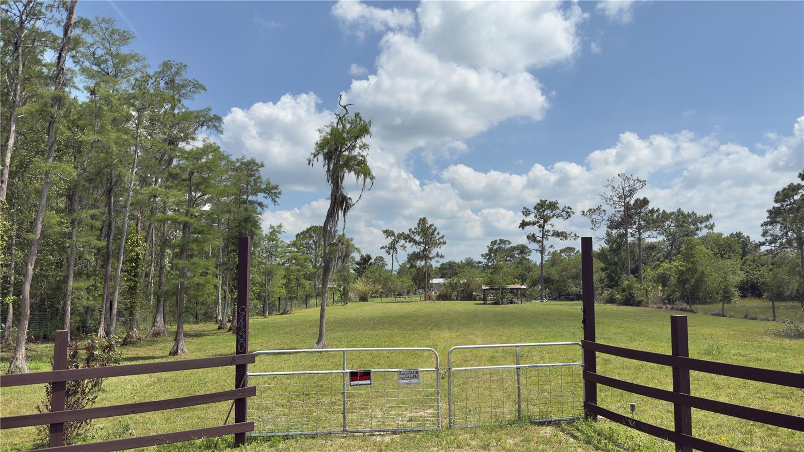 9460 Atlanta Dr Property Photo 4