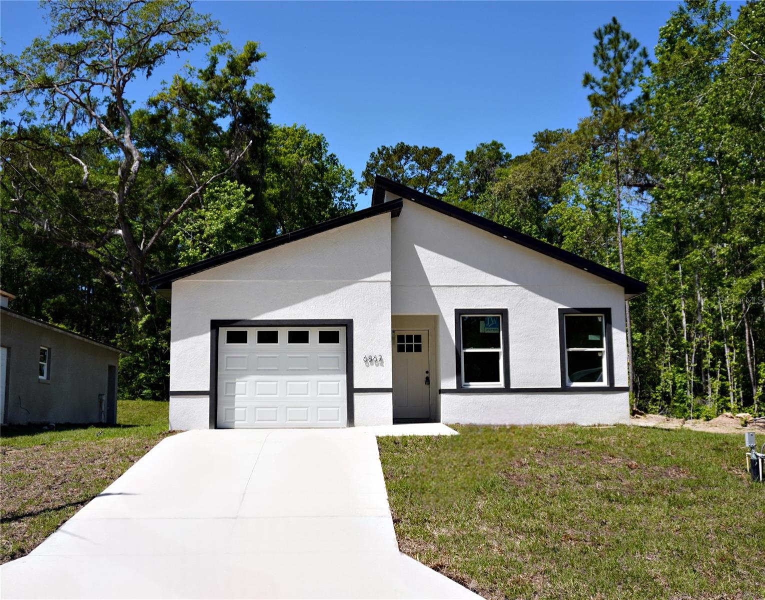 : Real Estate Listings Main Image