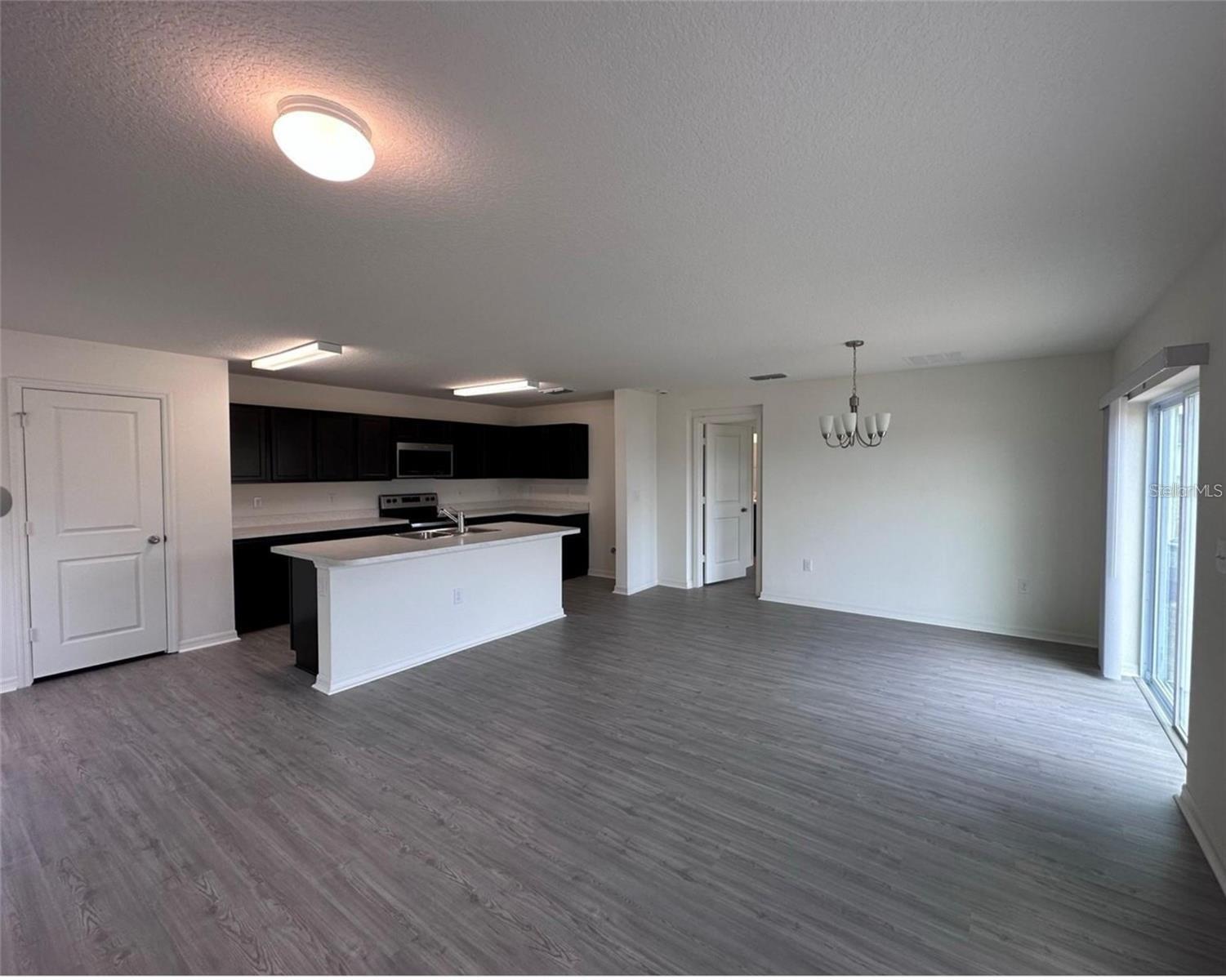9081 Oscraft Dr Property Photo 2