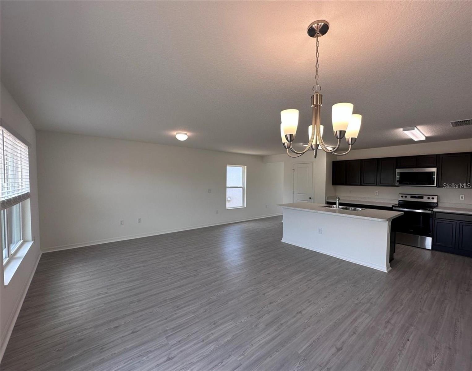 9081 Oscraft Dr Property Photo 3